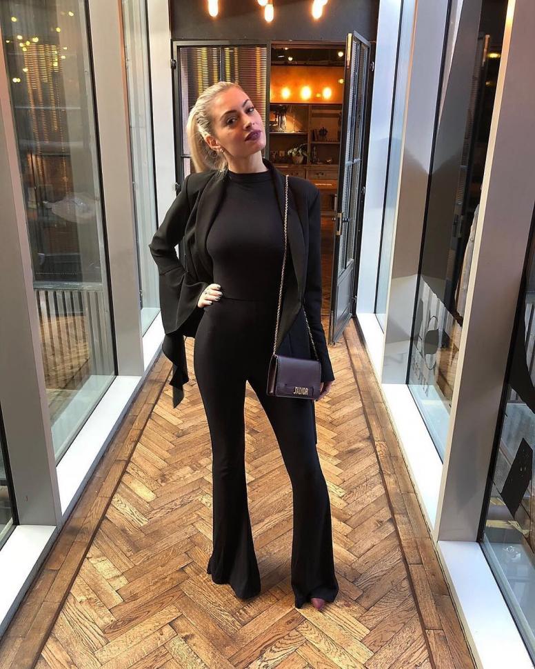 Melanie Da Cruz istri penyerang Manchester United, Anthony Martial. [@melaniedacruzzoff/Instagram]