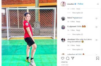 Via Vallen kenakan jersey Manchester United. (Instagram/viavallen)
