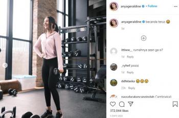 Anya Geraldine pose sedang ngegym. (Instagram/anyageraldine)