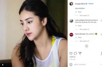 Anya Geraldine melamun dan mengenakan outfit saat bermain tenis. (Instagram/anyageraldine)