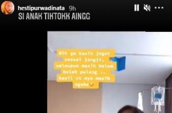 Hesti Purwadinata joget TikTok di rumah sakit. (Instagram/@hestipurwadinata)