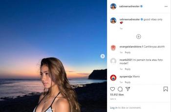 Sabreena Dressler pakai bikini di pantai. (Instagram/sabreenadressler)