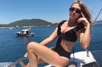 Sofia Calzetti, pacar Aguero calon WAGs baru Barcelona. (Instagram/soficalzetti)