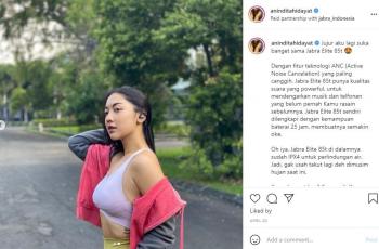 Anindita Hidayat kenakan sport bra. (Instagram/aninditahidayat)