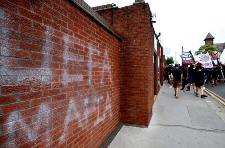 Amarah Fans Memuncak! Suporter Crystal Palace: UEFA Mafia [Tangkap layar X]