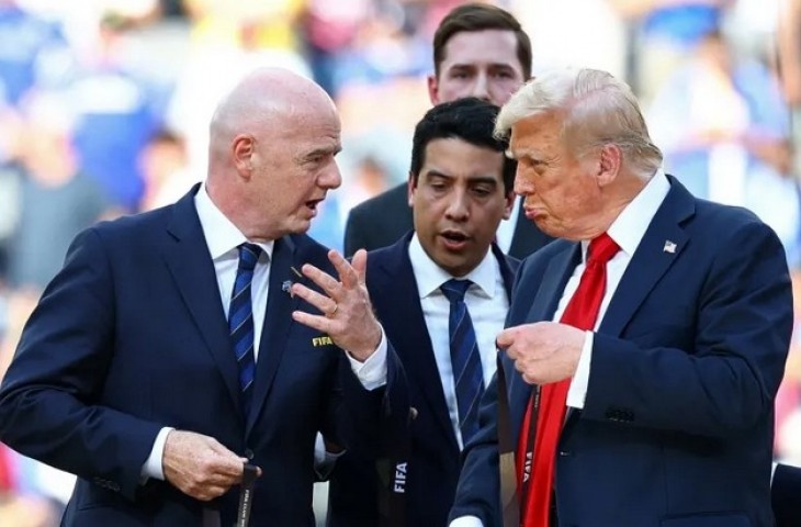 Viral Donald Trump Kegep Ambil Medali Juara Piala Dunia Antarklub 2025 [Dok The Sun]