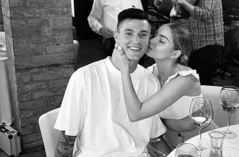 Pesona Anita Vidovic, Pendamping Setia Striker Baru Manchester United Benjamin Sesko