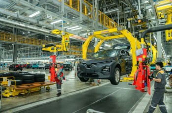 VinFast Ubah Cara Pandang Dunia: Mobil Listrik Tak Harus Mahal untuk Andal dan Nyaman